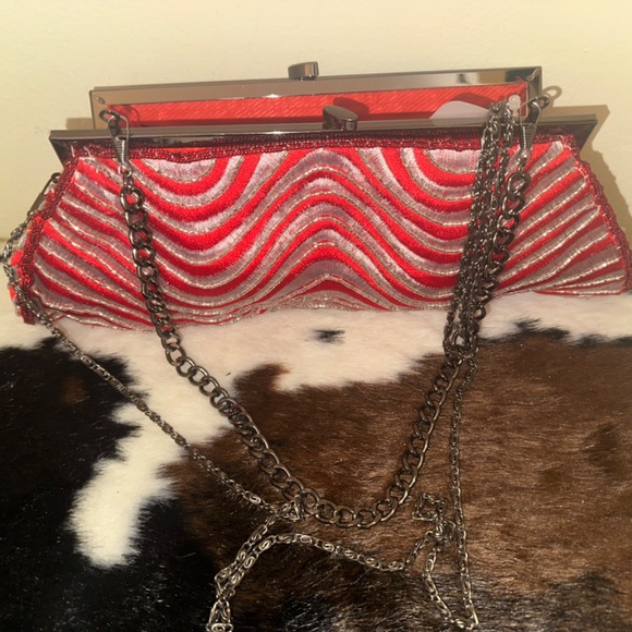 Red & White Embellished Handbag with shoulder chains and hand chains - Picture 3 of 8